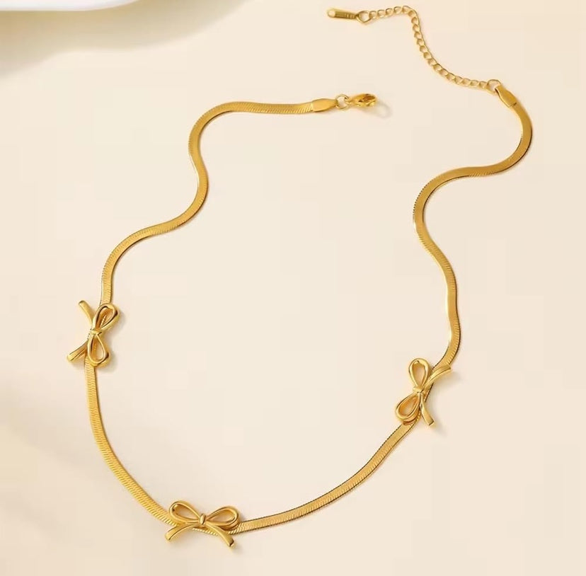 Snake chain Bow necklace