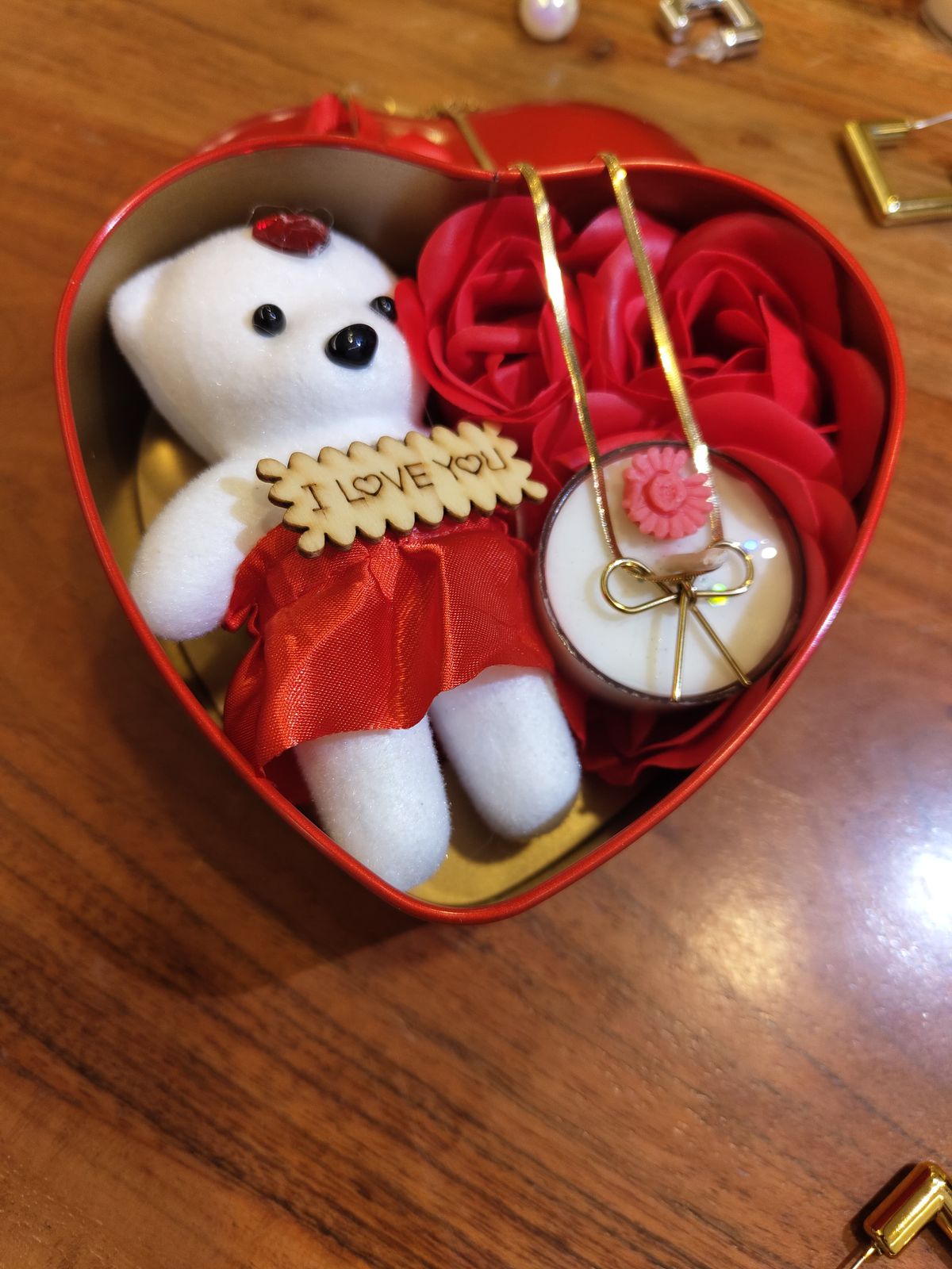 Gifting Combo 1x Bow Pendant , 1x scented candle (vanilla) ,Heart Box with Teddy and Roses.❤️❤️