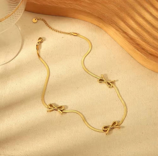 Snake chain Bow necklace