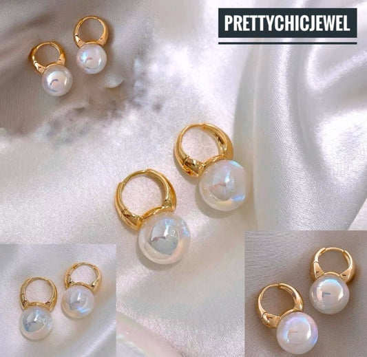 White pearl earrings 🤍🤍