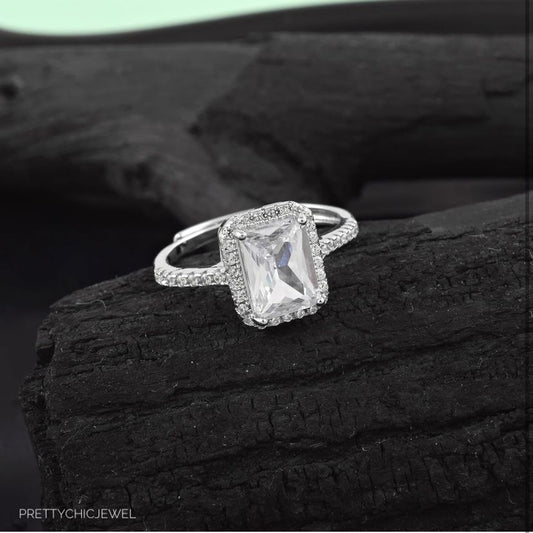 Rhinestone ring 💍
