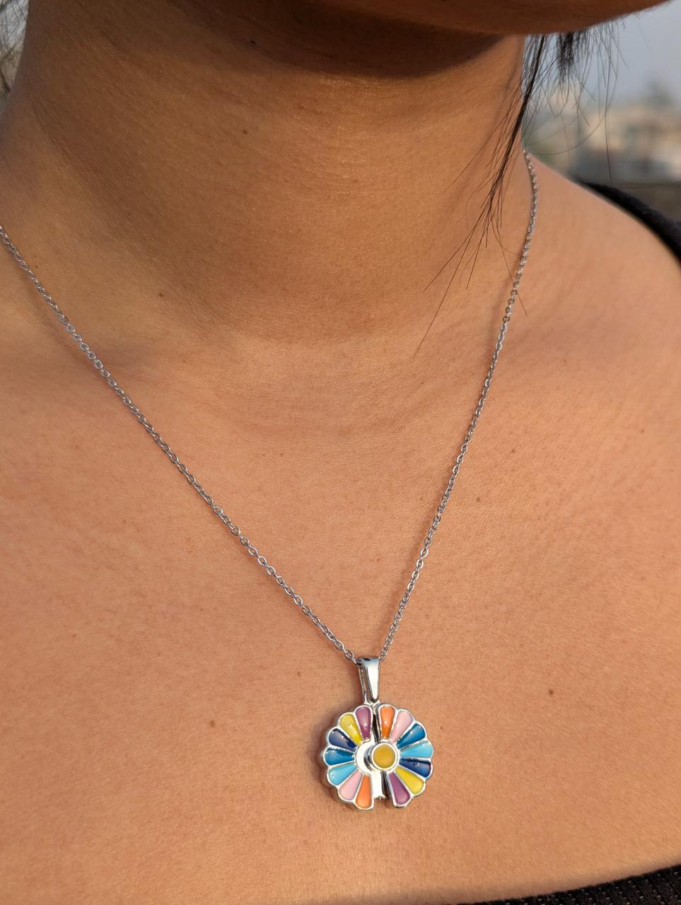 Hidden imprint plate under the locket 🌼🌼