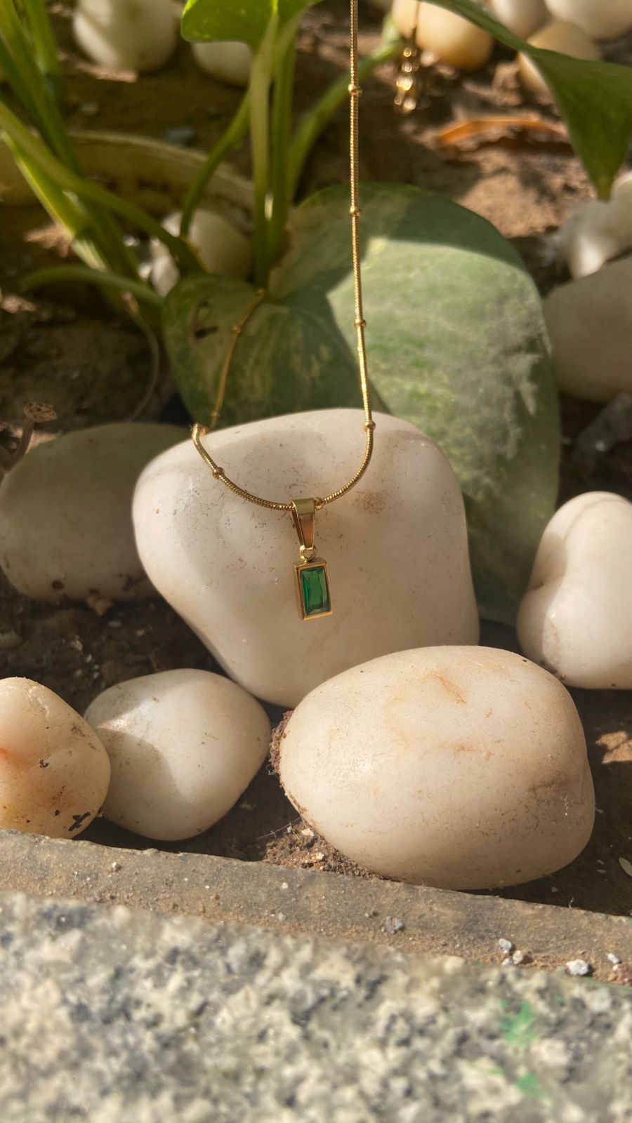Green emerald anti tarnish pendant 💚 💚💚