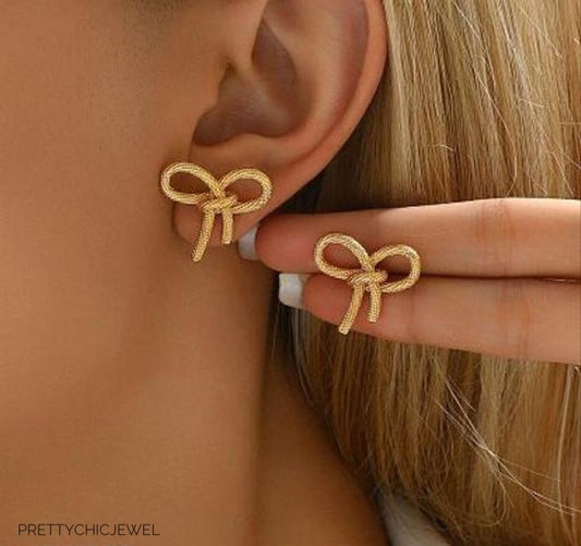 Golden 🎀🎀 bow earrings