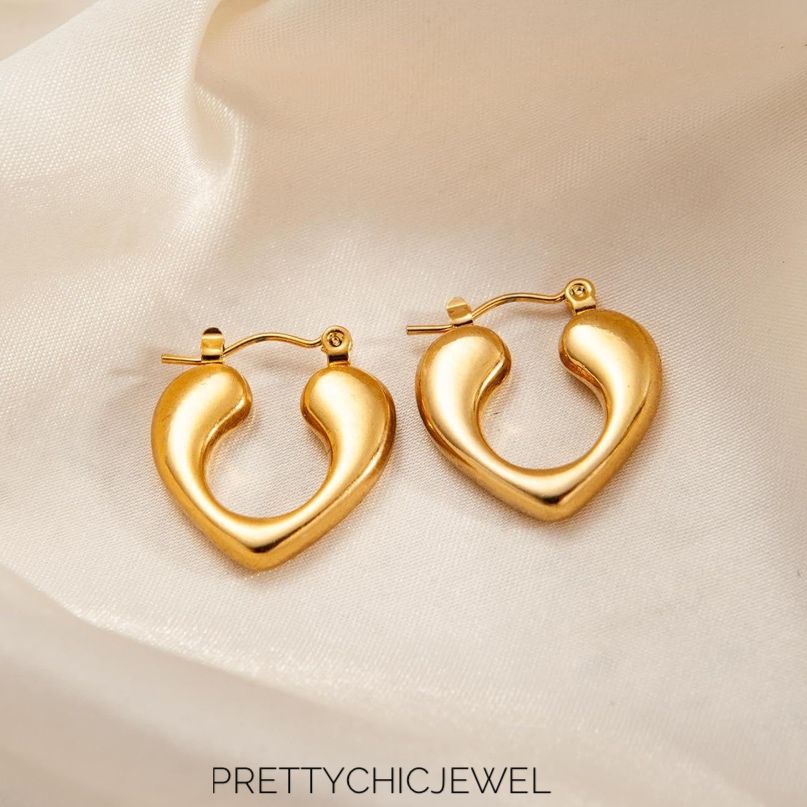 ❤️❤️Heart Hoop Earrings ❤️❤️