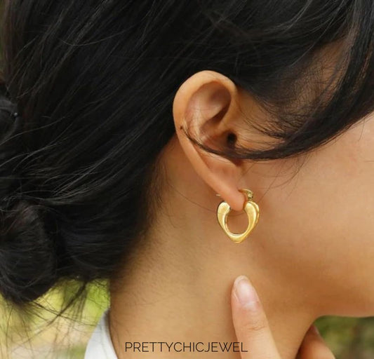 ❤️❤️Heart Hoop Earrings ❤️❤️