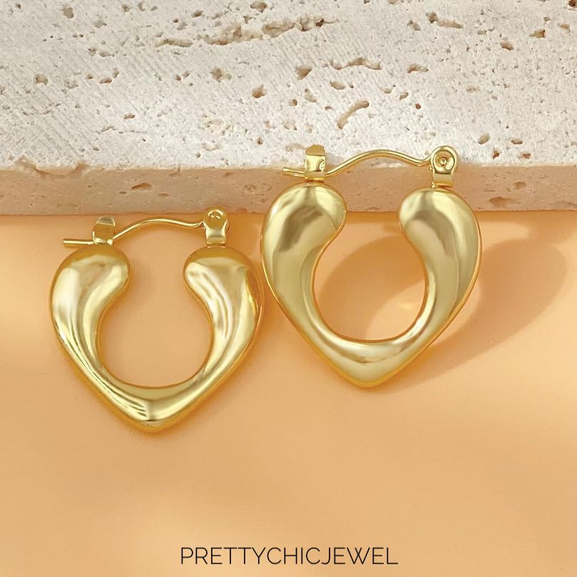❤️❤️Heart Hoop Earrings ❤️❤️