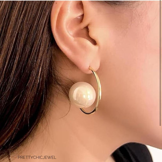 White 💟 pearl earrings 💟
